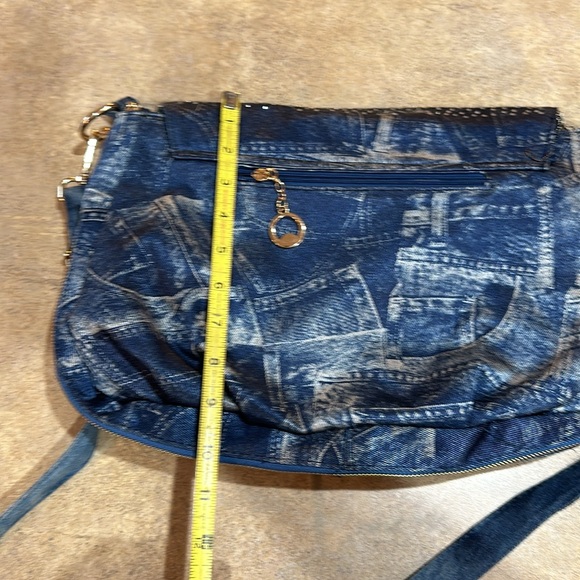 Womens purse it looks like denim but its not it has rhinestones and chain fringe - Picture 8 of 9
